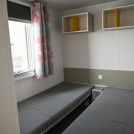 - Hausboot 2 Suderstapel