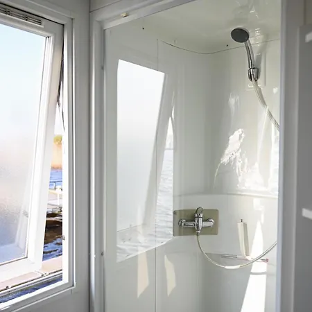 - Hausboot 2 Prázdninový dům