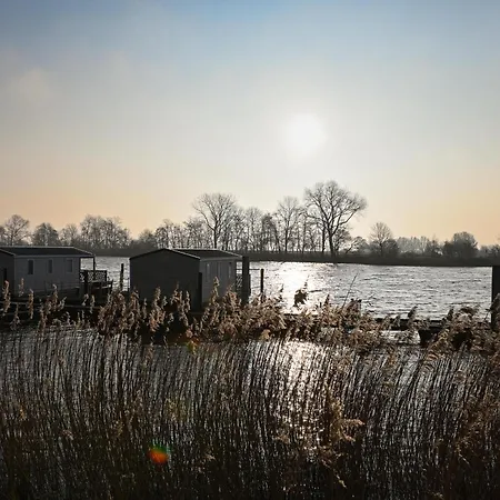 - Hausboot 2 *