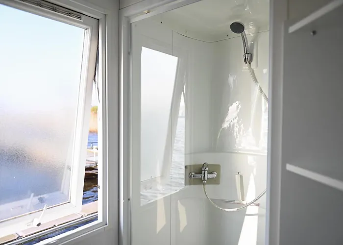 - Hausboot 2 Vakantiehuis