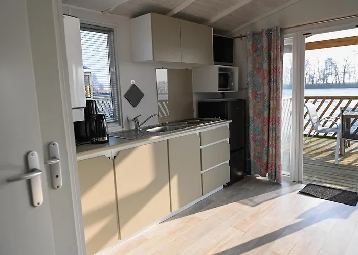 - Hausboot 2 Vakantiehuis